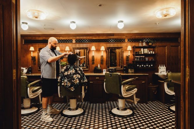 Barbería Brithany: Opiniones, Servicios y Cortes de Pelo Premium
