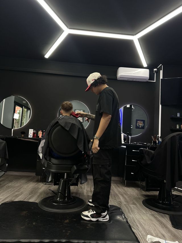 Rasch Barbershop: Opiniones y Calidad en Cortes de Cabello para Hombre